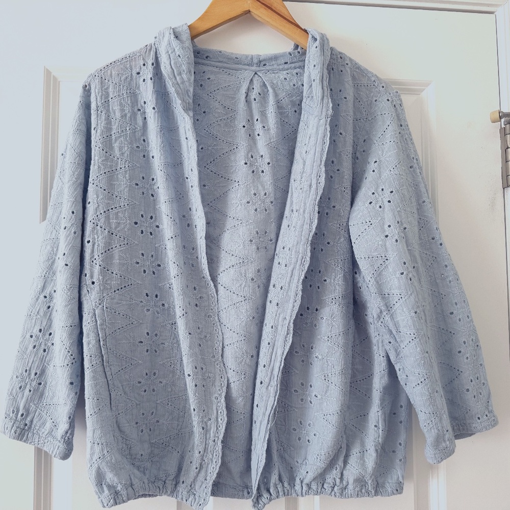 Blue eyelet 3/4 sleeve hooded jacket